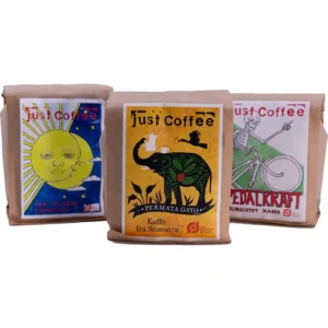 fair trade produkter - Tre poser kaffe fra Just Coffee: Permata Gayo, Pedalkraft og Sol og Måne.